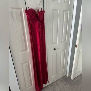 Chic Scarlet Evening Dress